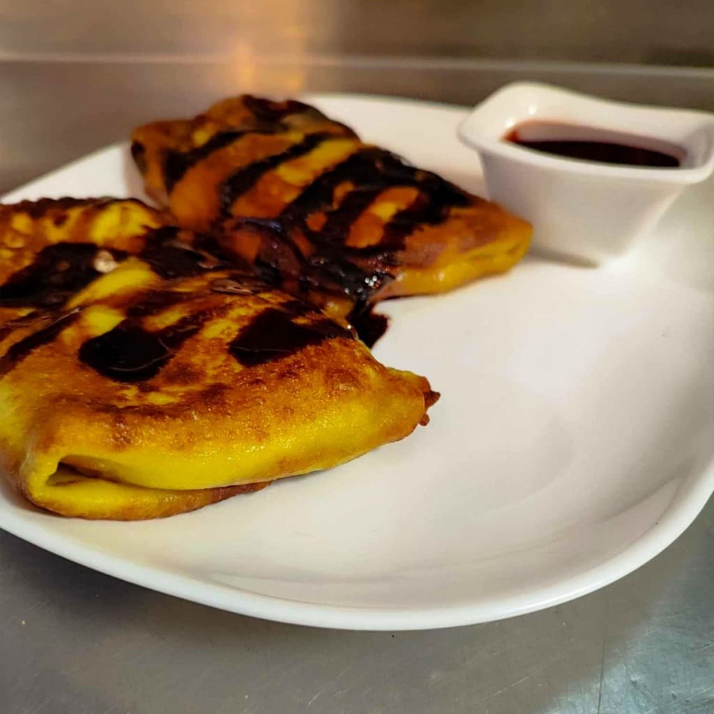 Lietiniai blynai su varške ir padažu